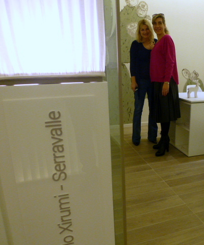 Carlotta Patti e  Beatrice Grimaldi di Serravalle nel corner di Xirumi-Serravalle