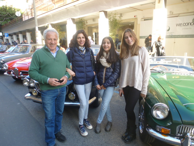 Oreste Virlinzi e la figlia Pinella Virlinzi D'Addio con le figlie