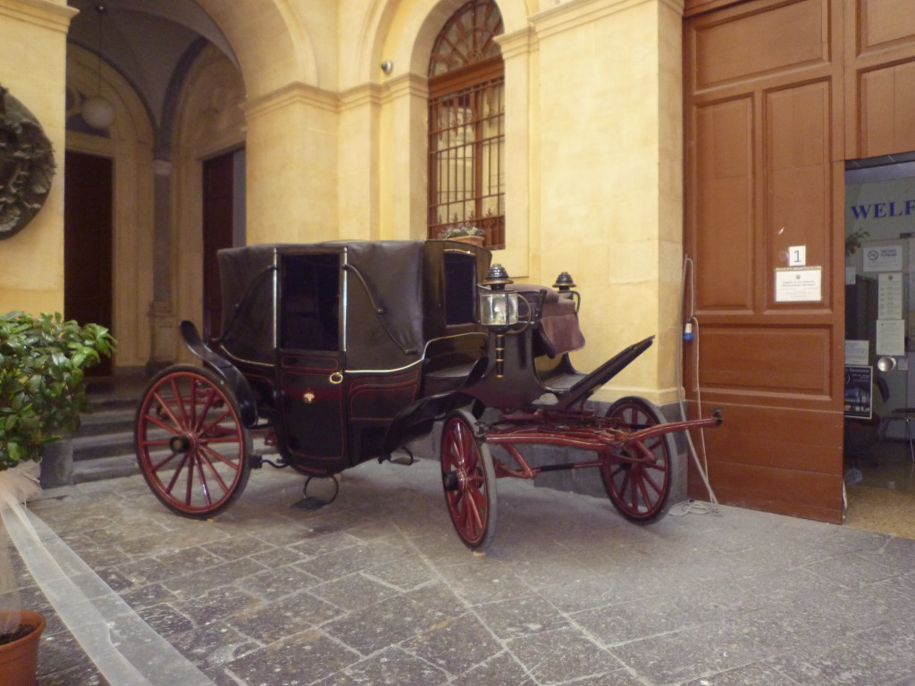 Una  delle  antiche  carrozze del Senato, ancora in funzione