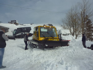 mezzi  da neve   a pieno ritmo 