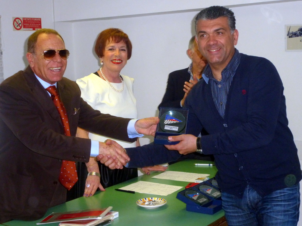 DOMENICO CUBEDA PREMIATO DA ENRICO GRIMALDI DI NIXIMA