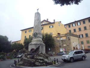 LA STELE  DI GARIBALDI A  CORTONA