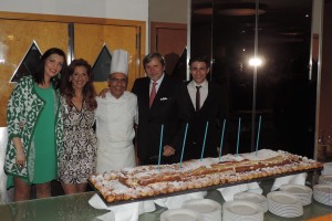 ALESSANDRO, MARIKA  E I RAGAZZI  CON IL GRANDE CHEF SAVERIO PIAZZA