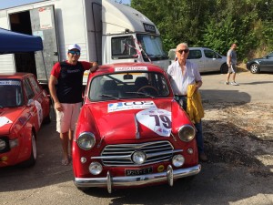 RUGGERO NICOLOSI  IN UNA FOTO CON NINO VACCARELLA E LA 1100 TV 