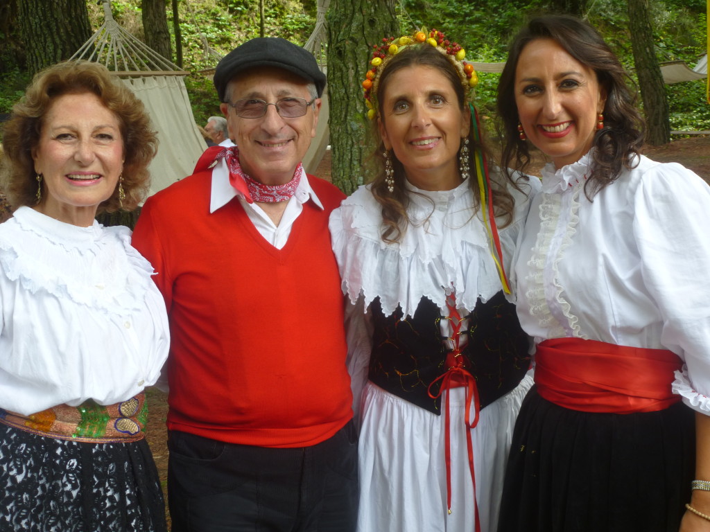 a' FAMIGGHIA! ANNY E ROBERTO PORTO, CON LE FIGLIE LAURA E EMANUELA
