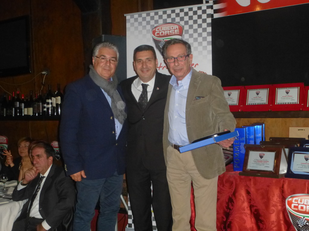 VITO REINA RITIRA IL PREMIO PER CONTO DELLA SCUDERIA ETNA