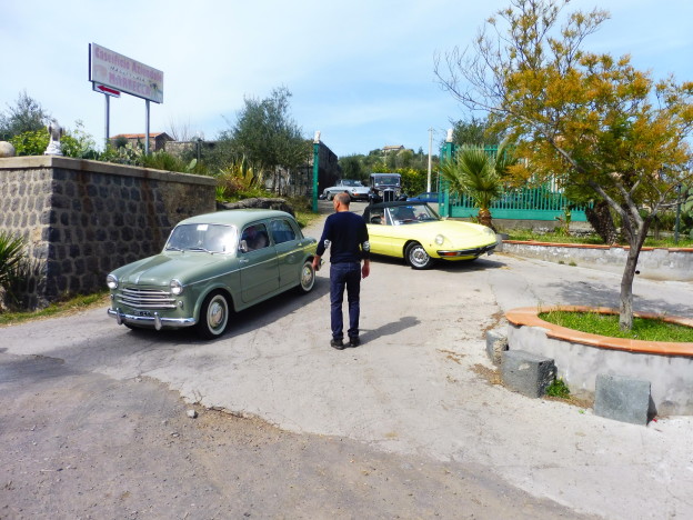 UNA FIAT 110 103 E UNA ALFA ROMEO DUETTO