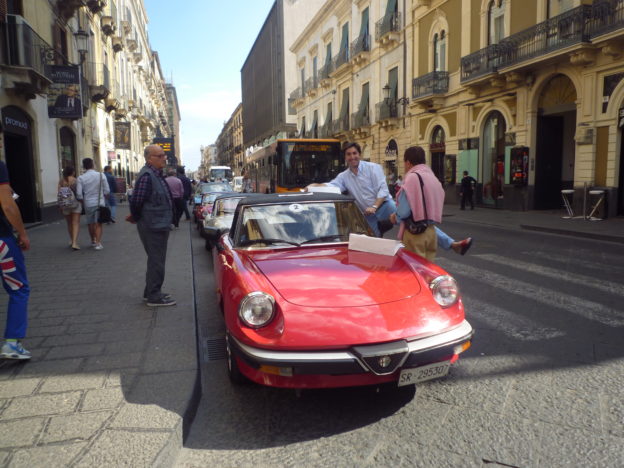 FEDRICO E DARIO NICOLOSI IN VIA ETNEA