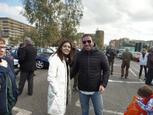 GAETANO SPOTO PULEO CON UNA AMICA