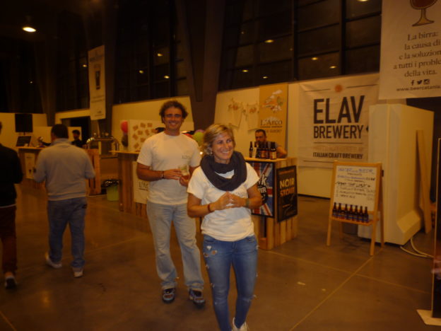 PEPPE E VALERIA STRANO AL LORO STAND L'ARCO